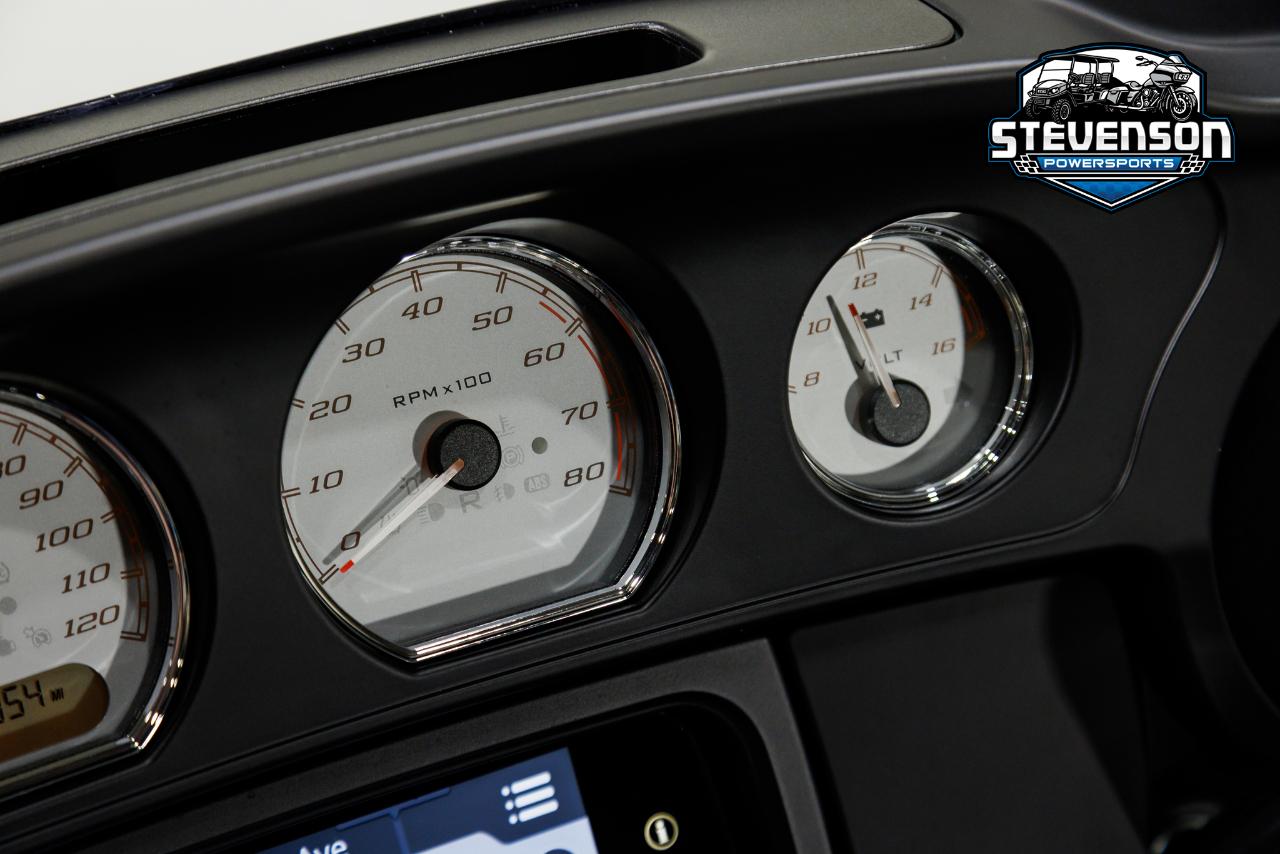 Harley-Davidson FLHX  2023