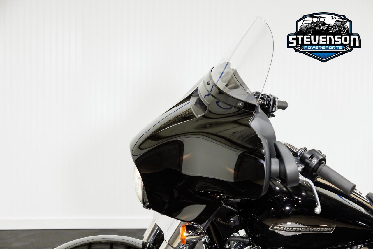 Harley-Davidson FLHX  2023