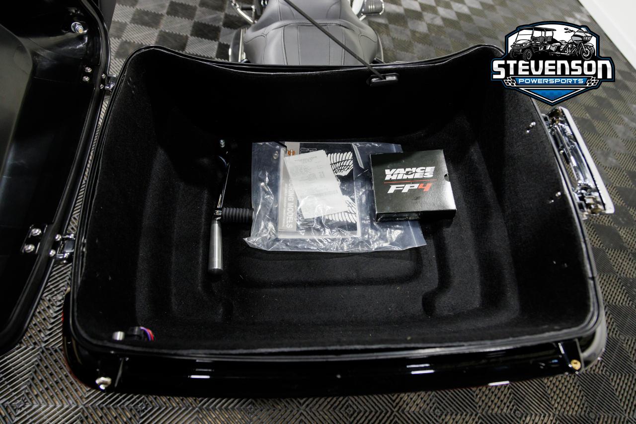 Harley-Davidson FLHX  2023