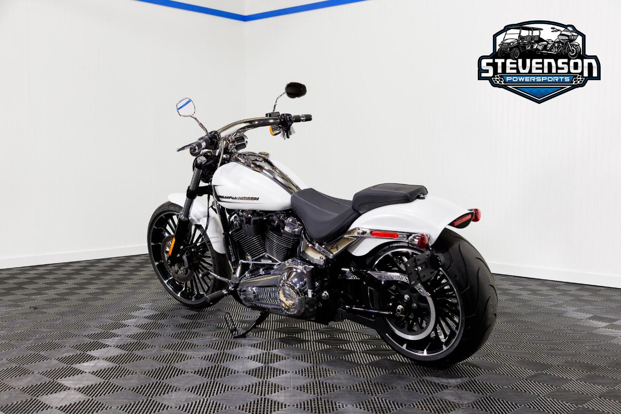 Harley-Davidson FXBR  2024