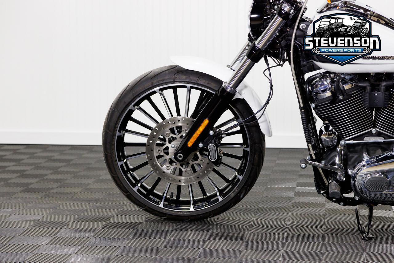 Harley-Davidson FXBR  2024