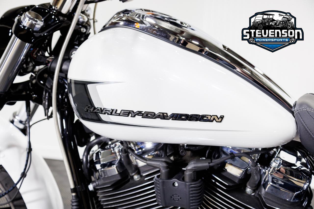 Harley-Davidson FXBR  2024