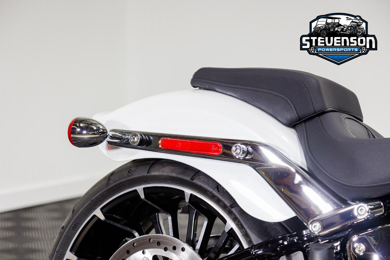 Harley-Davidson FXBR  2024