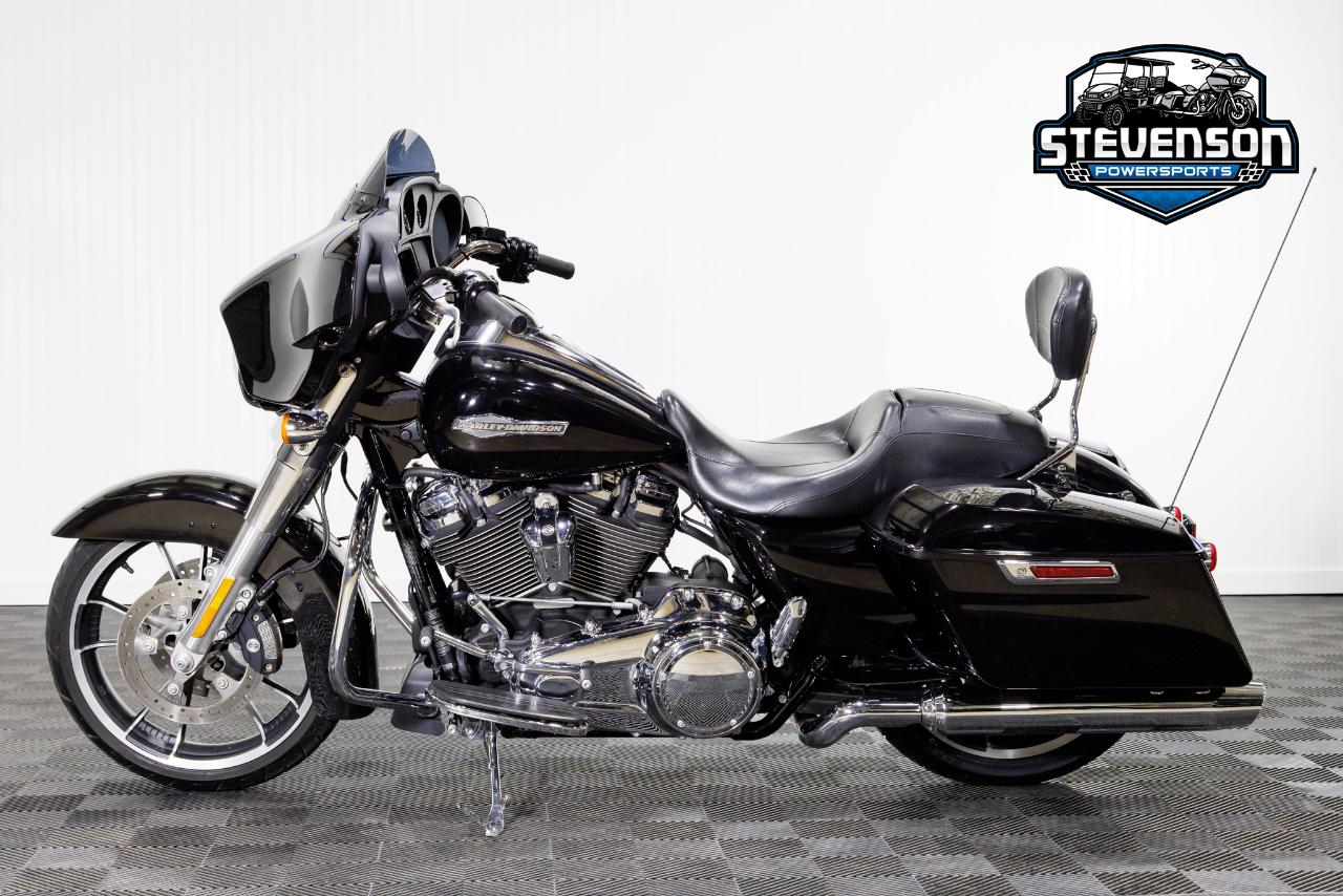 Harley-Davidson FLHX  2023