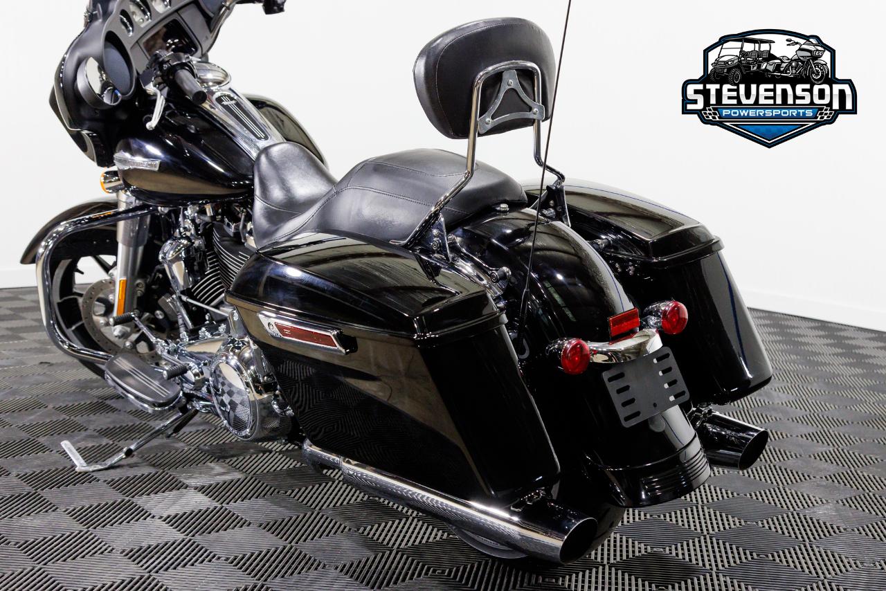 Harley-Davidson FLHX  2023