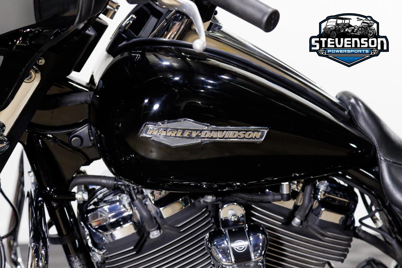 Harley-Davidson FLHX  2023