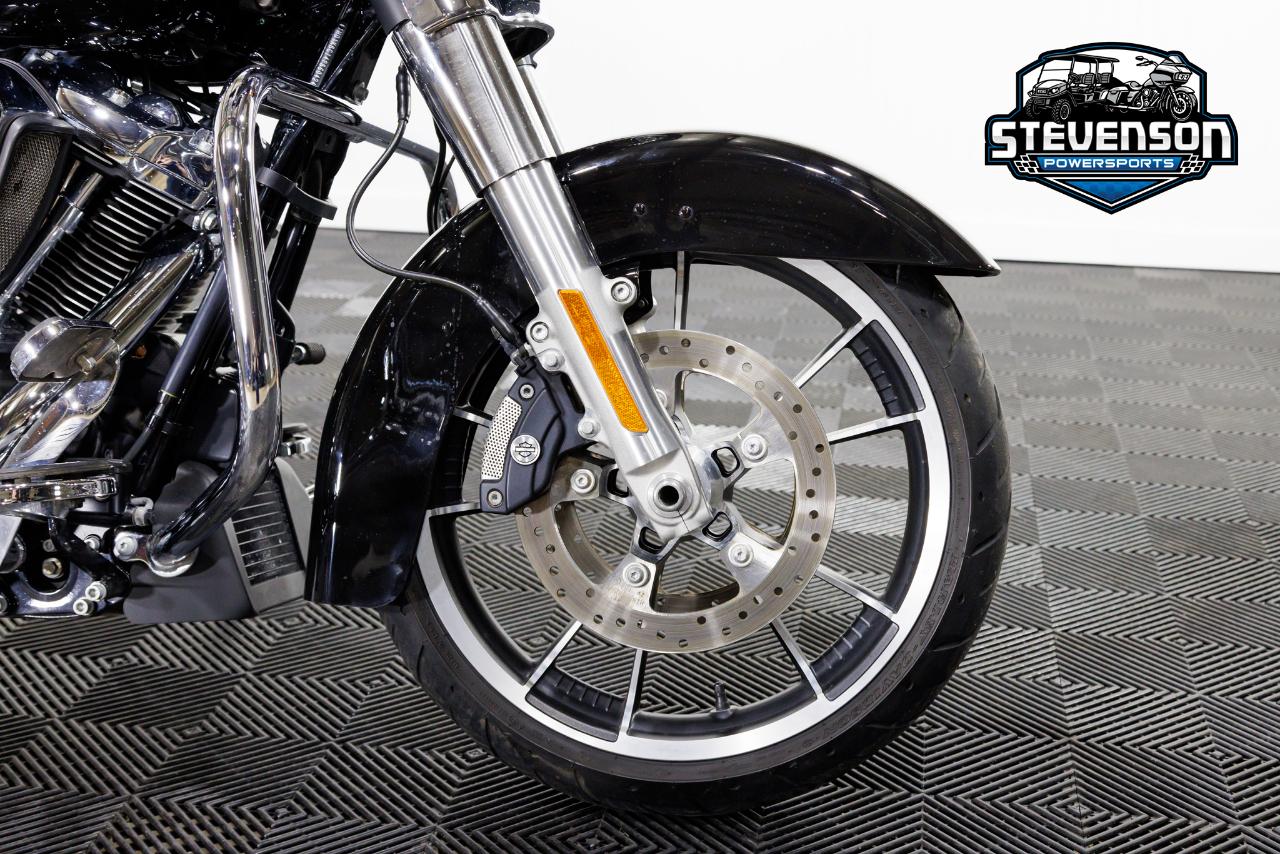 Harley-Davidson FLHX  2023