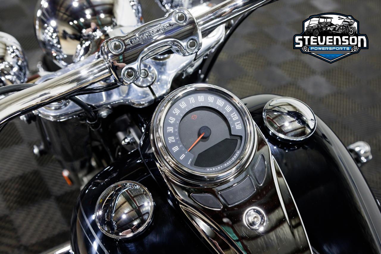 Harley-Davidson FLDE  2019