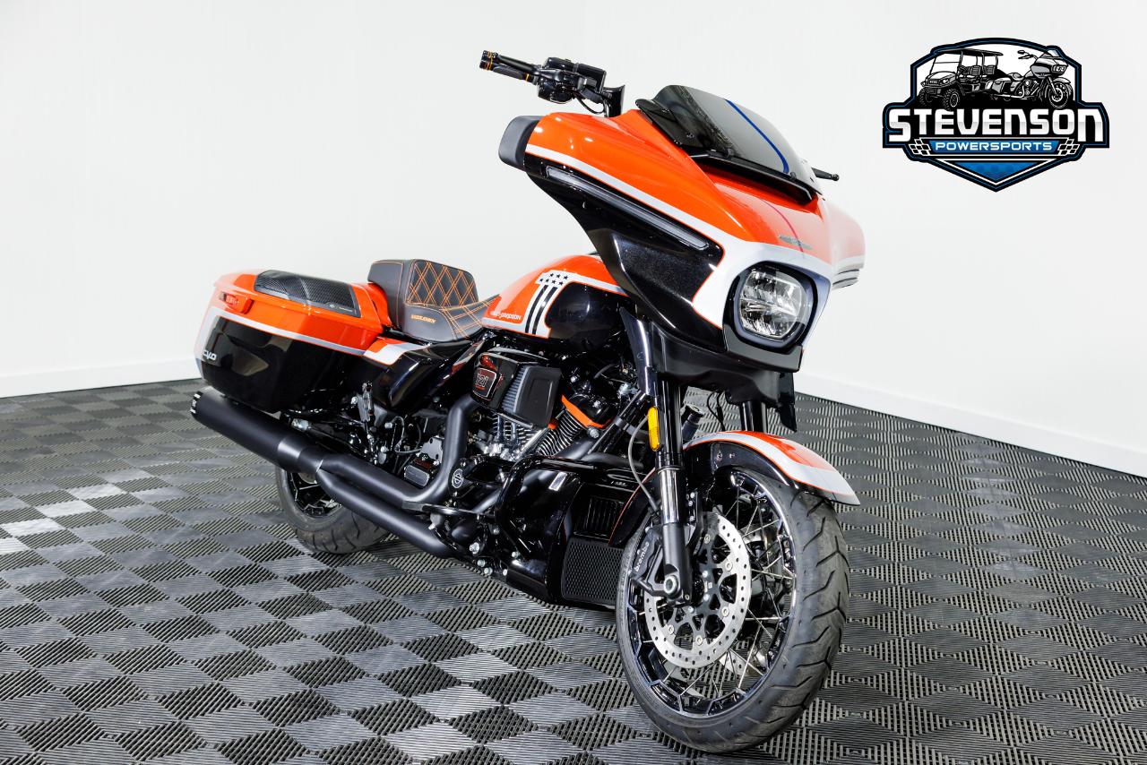 Harley-Davidson FLHXSE  2024