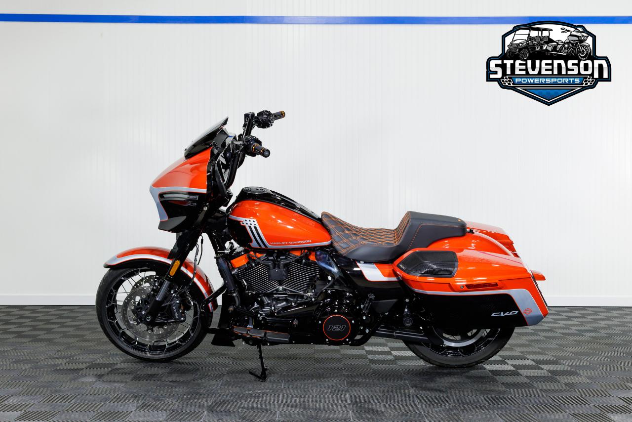 Harley-Davidson FLHXSE  2024