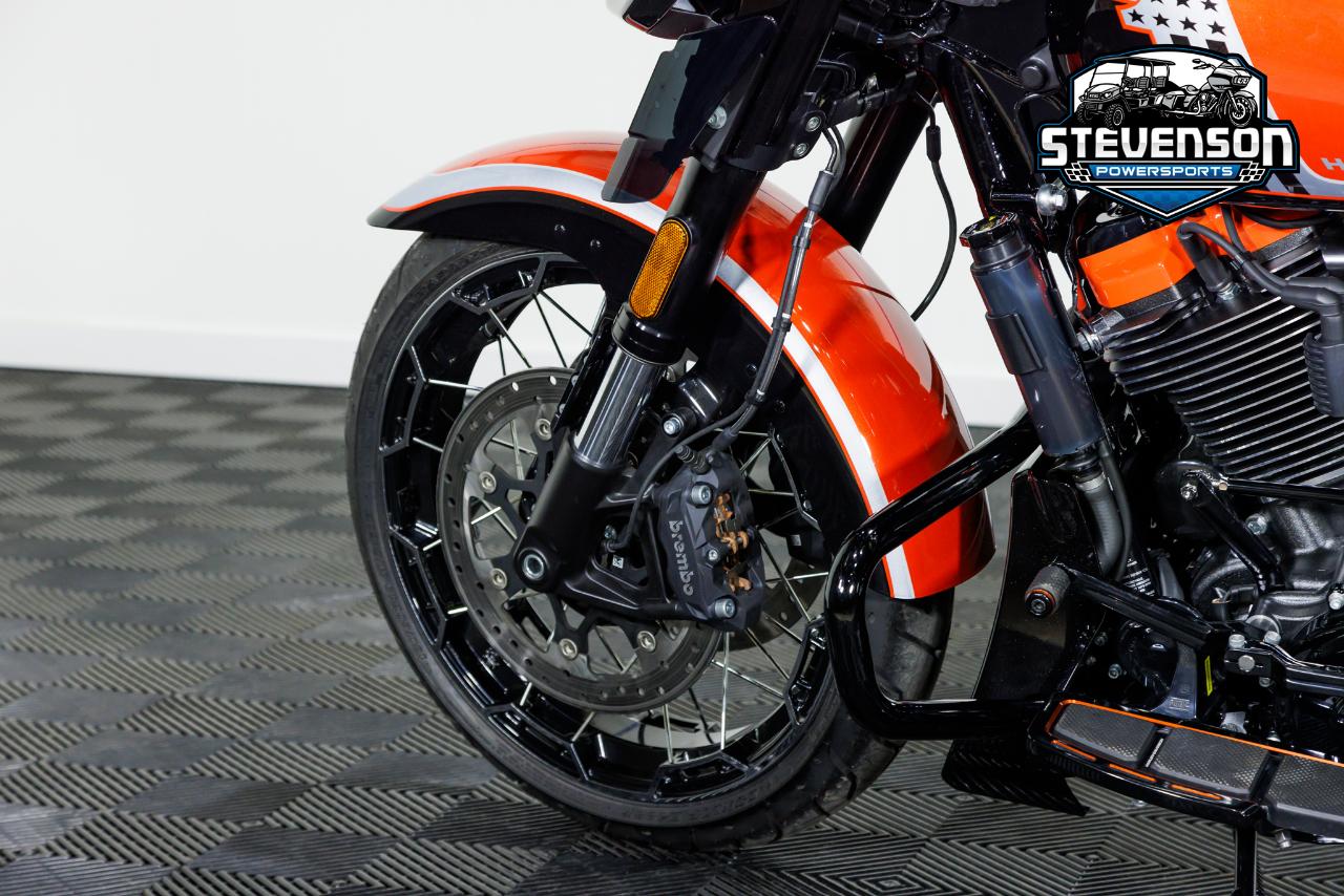 Harley-Davidson FLHXSE  2024