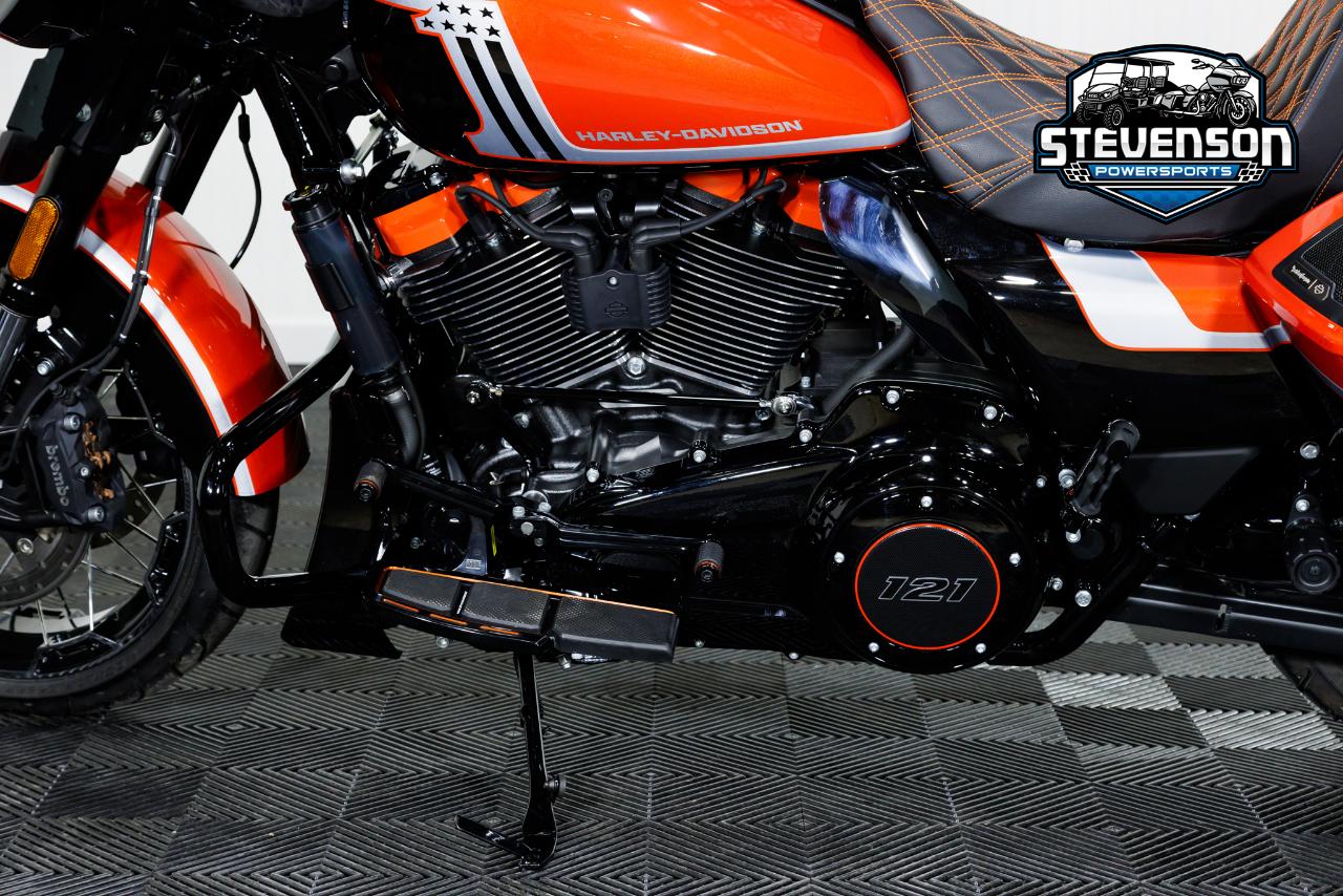 Harley-Davidson FLHXSE  2024