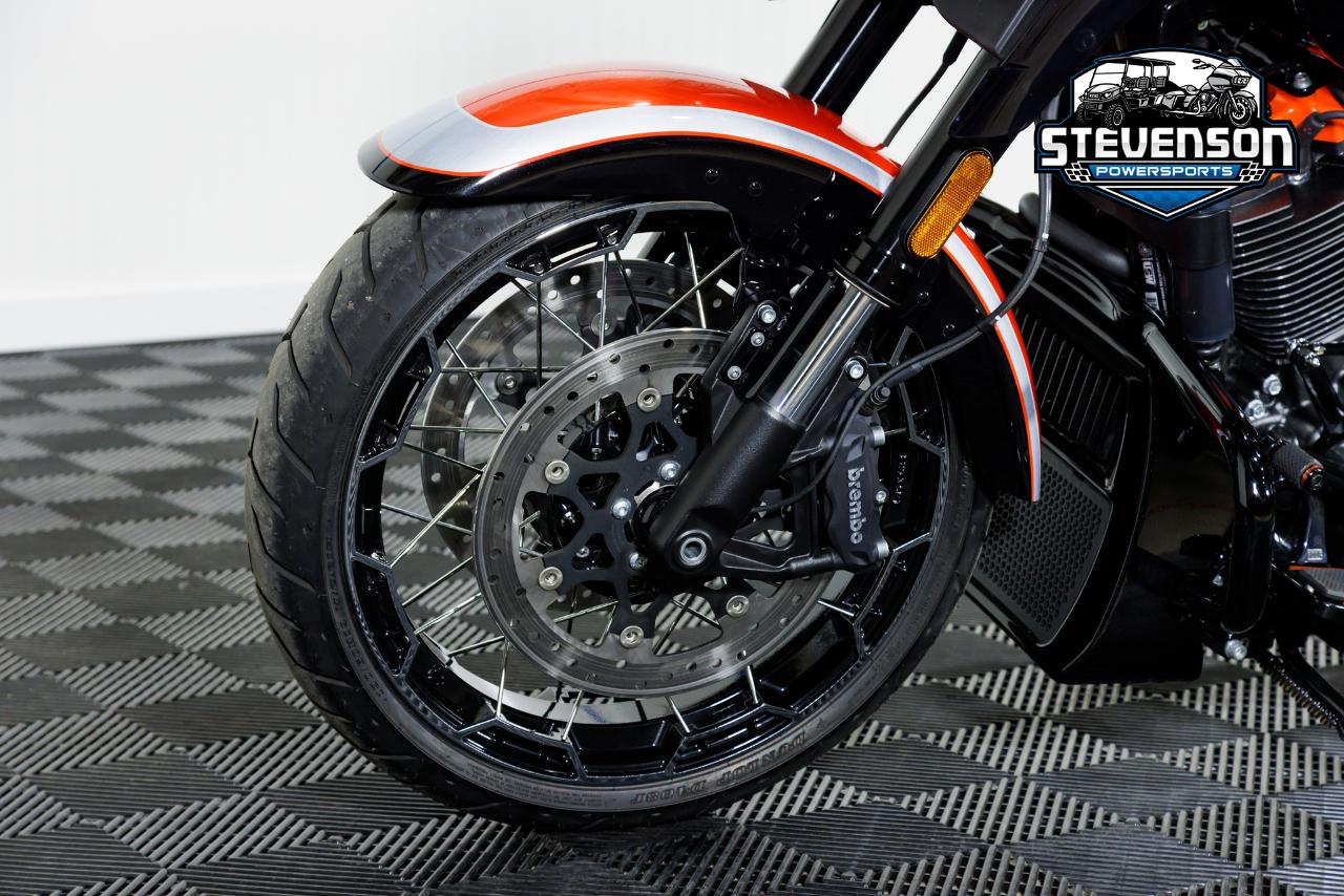 Harley-Davidson FLHXSE  2024