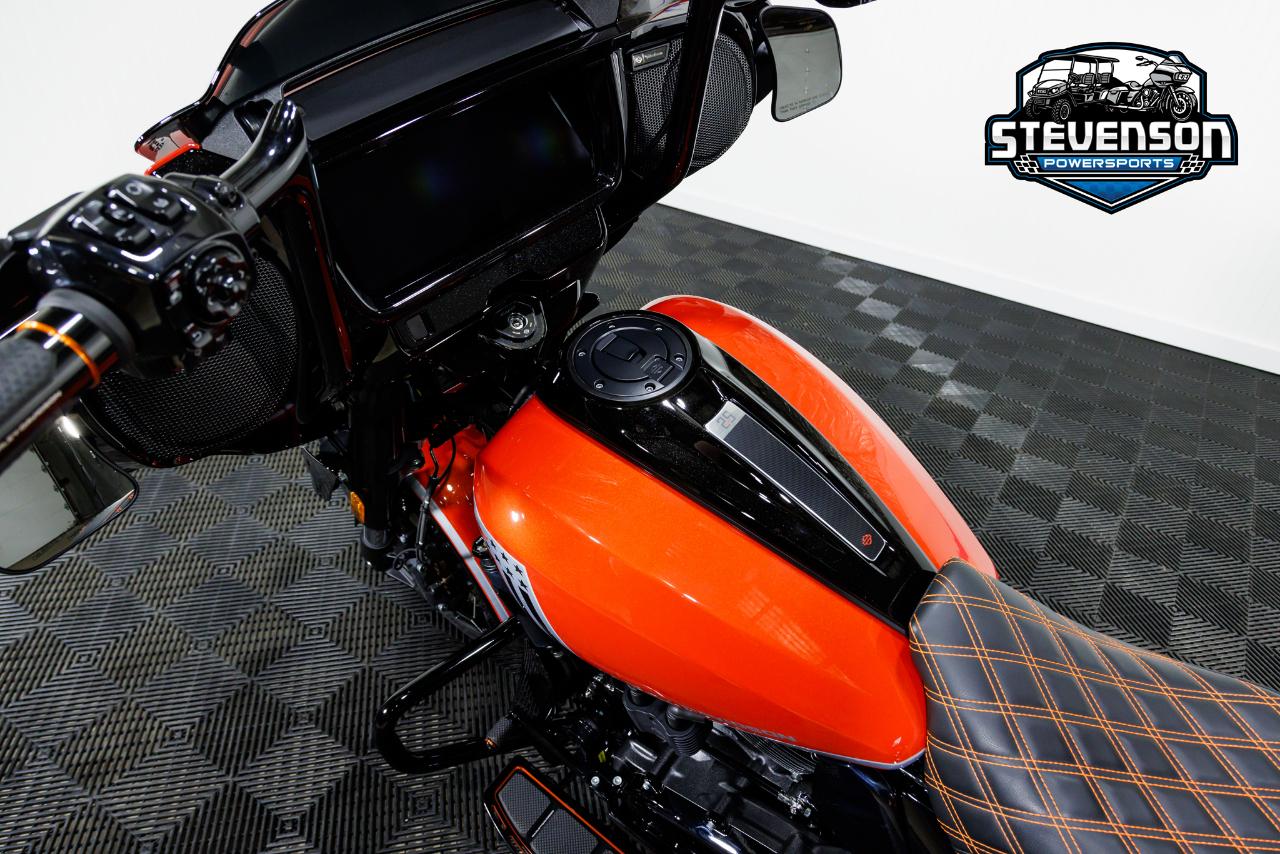 Harley-Davidson FLHXSE  2024