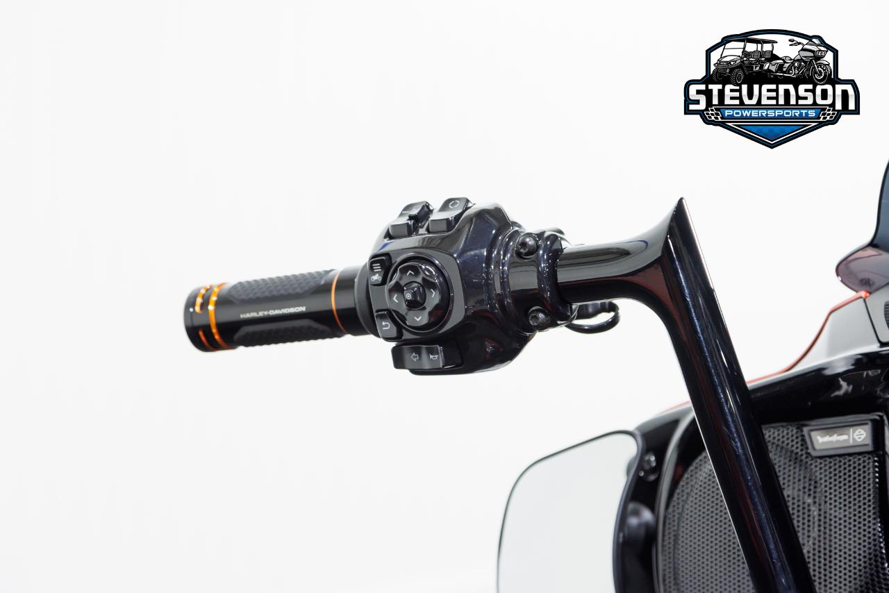 Harley-Davidson FLHXSE  2024