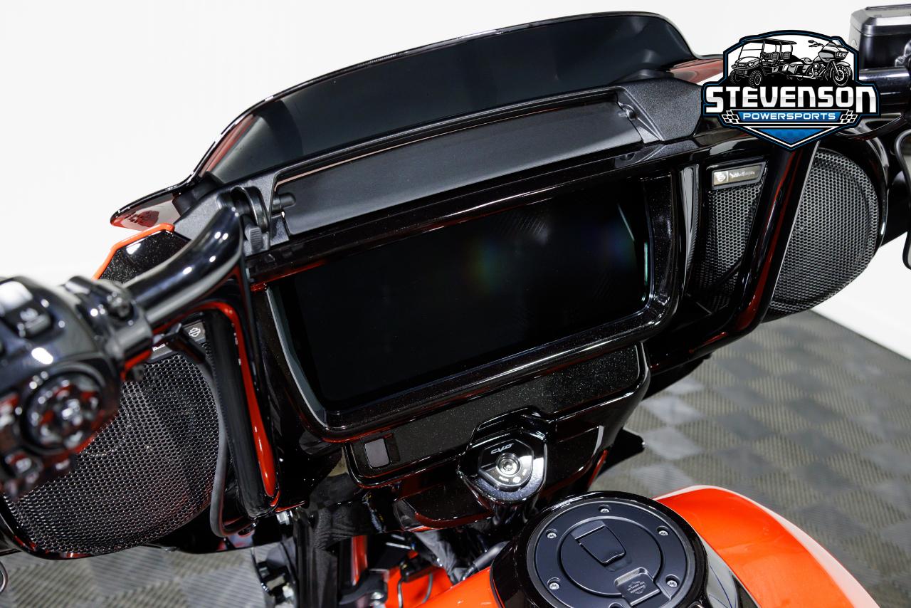 Harley-Davidson FLHXSE  2024