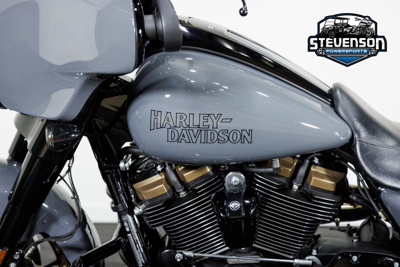 Harley-Davidson FLHXST  2022