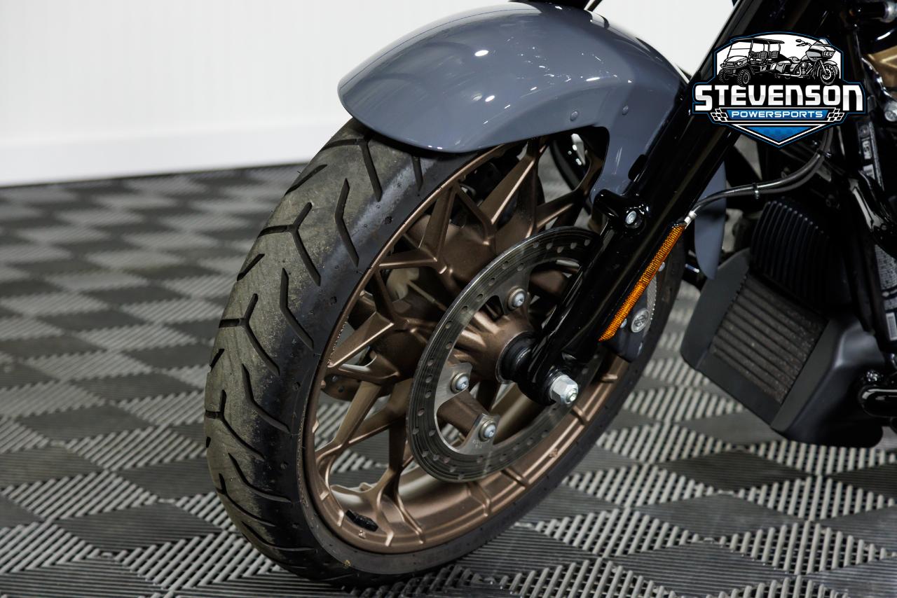 Harley-Davidson FLHXST  2022