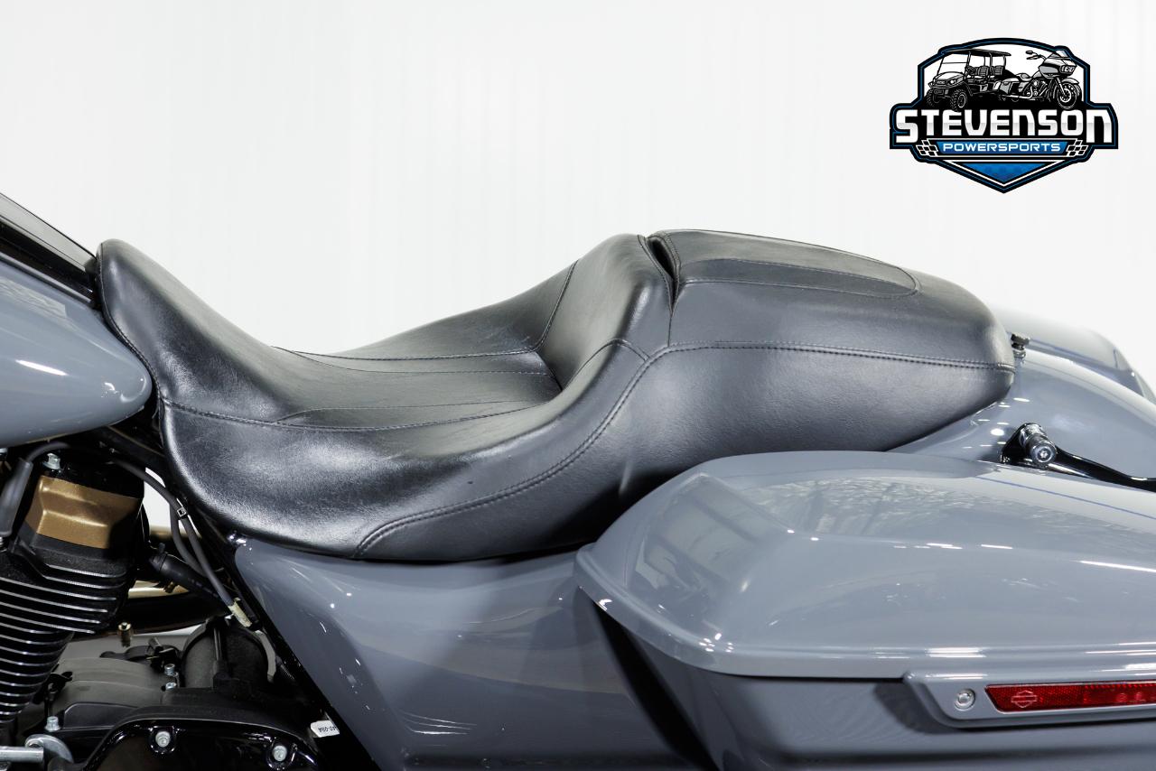 Harley-Davidson FLHXST  2022