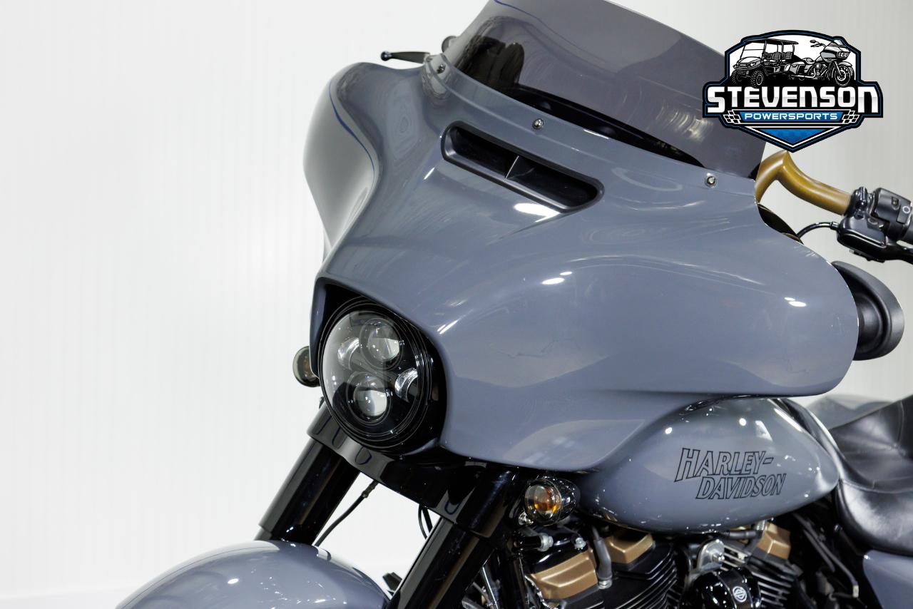 Harley-Davidson FLHXST  2022