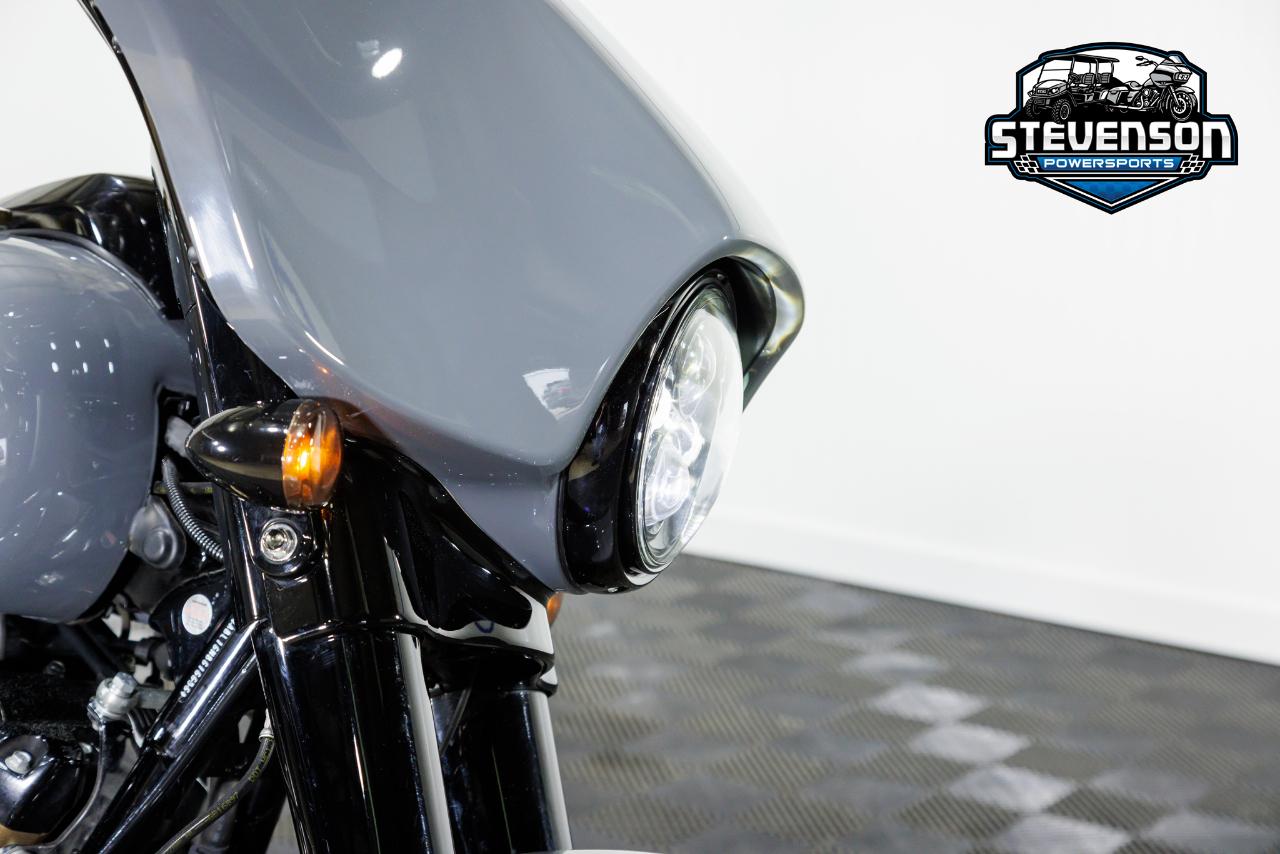 Harley-Davidson FLHXST  2022