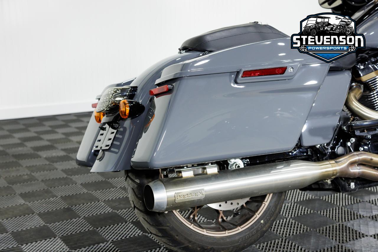 Harley-Davidson FLHXST  2022