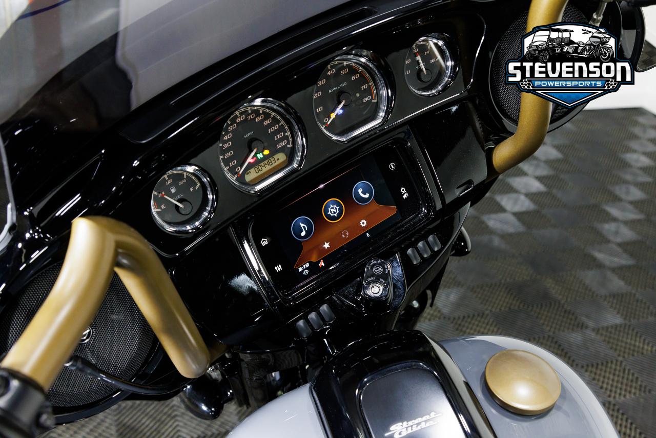 Harley-Davidson FLHXST  2022