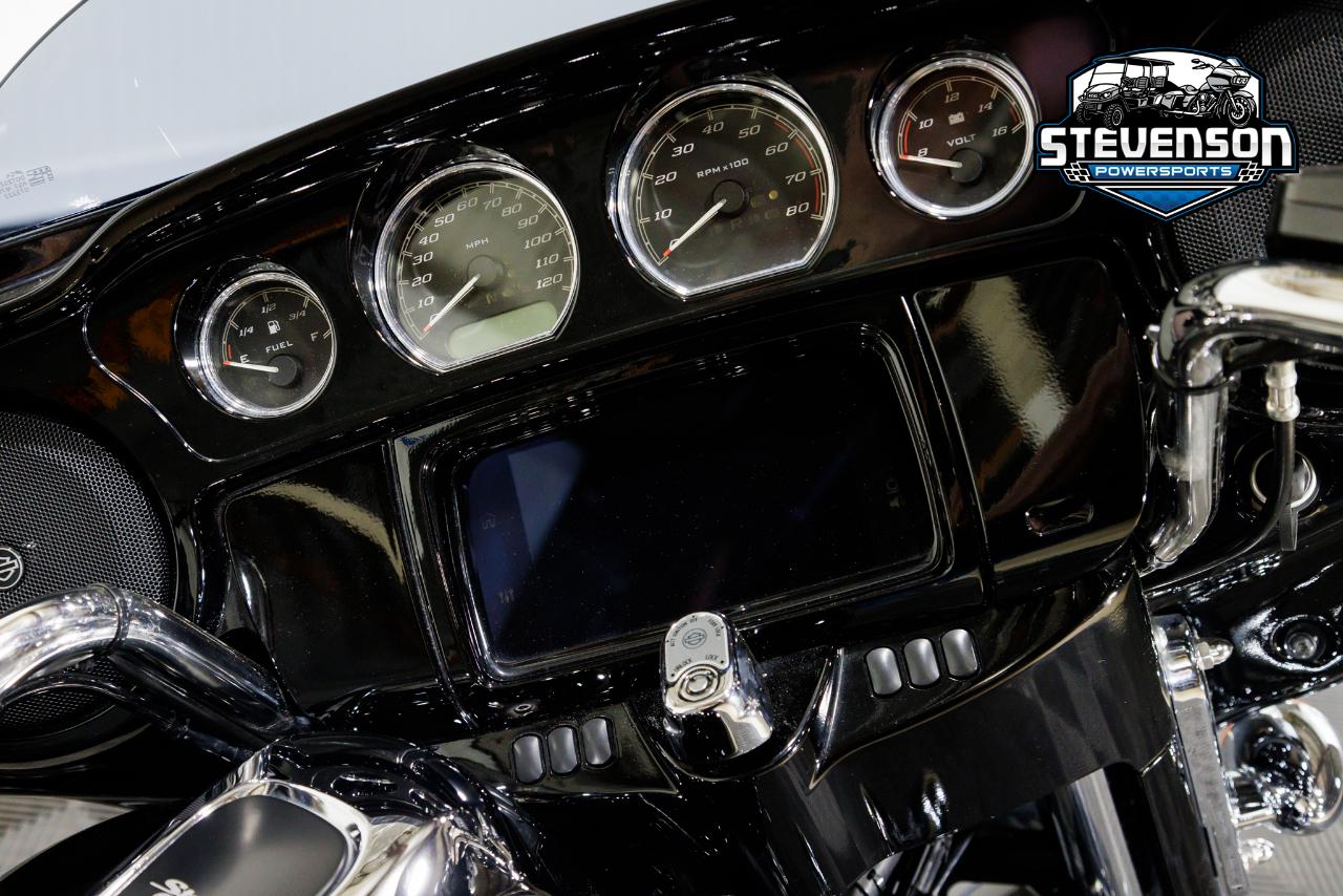 Harley-Davidson FLHXS  2022