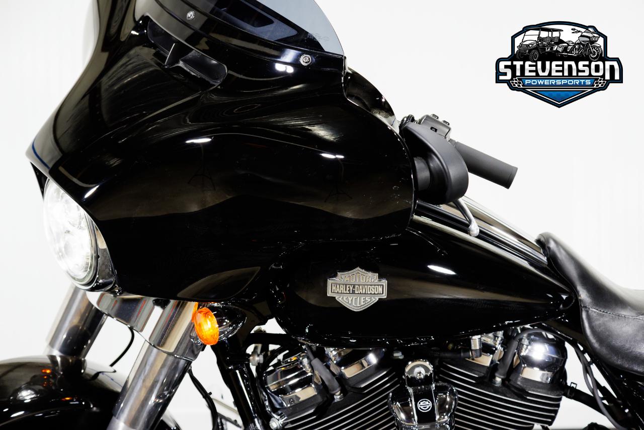 Harley-Davidson FLHXS  2022