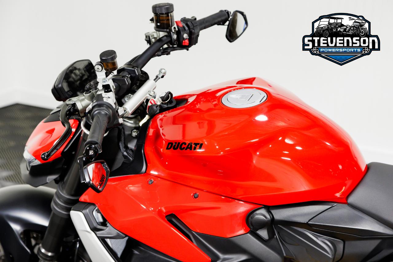 Ducati Streetfighter V2  2022