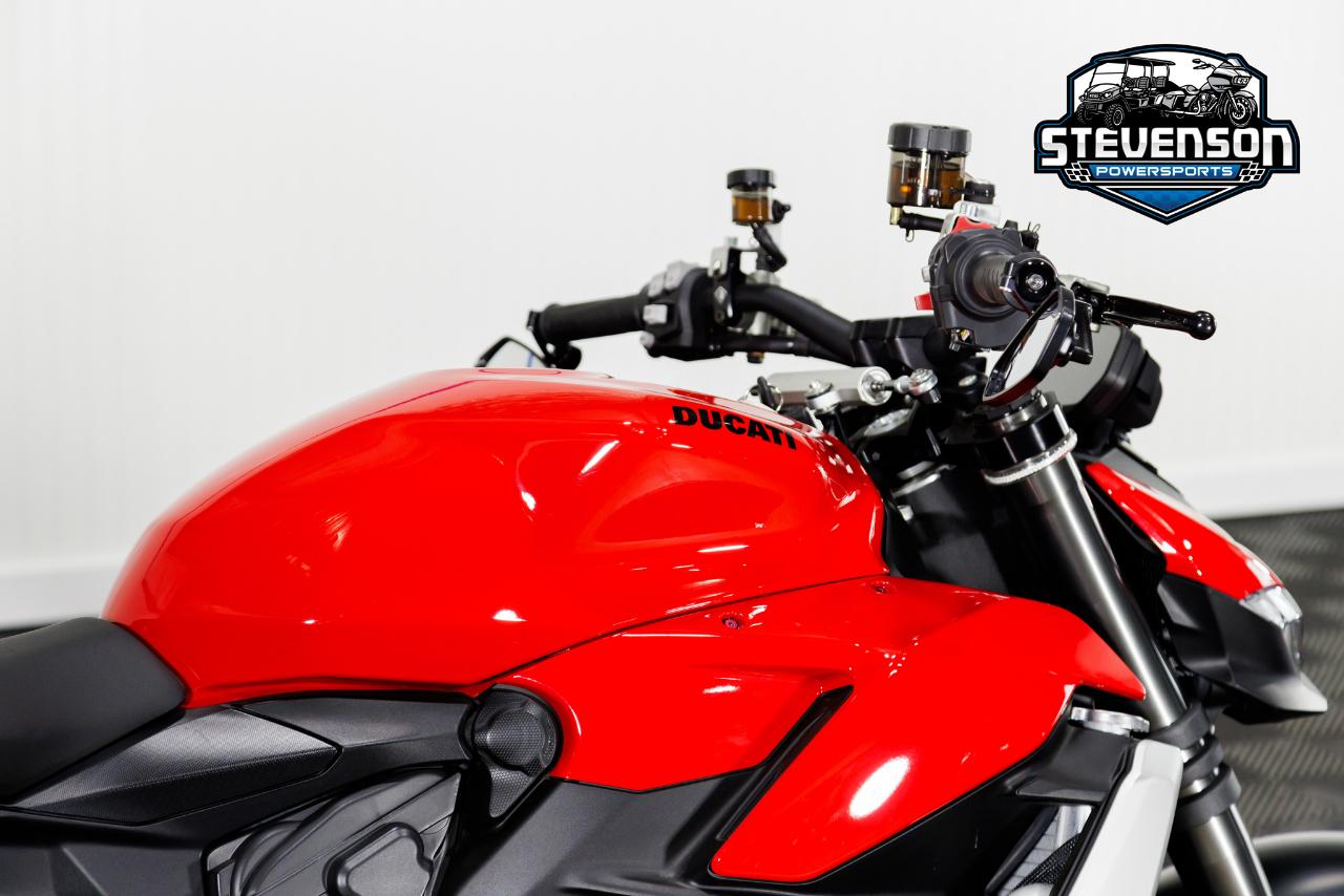Ducati Streetfighter V2  2022