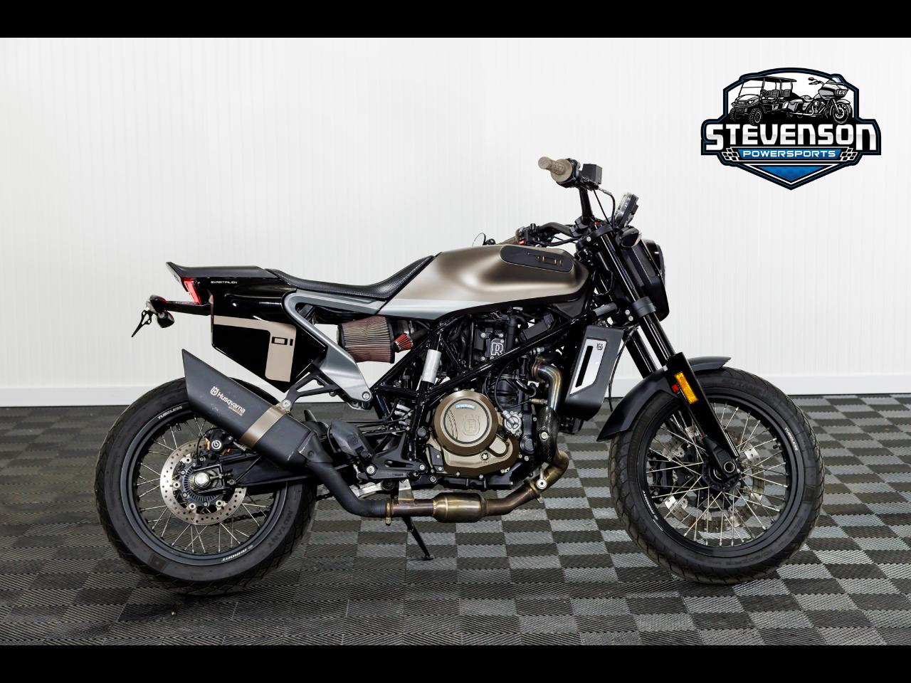 Husqvarna  Svartpilen 701  2020