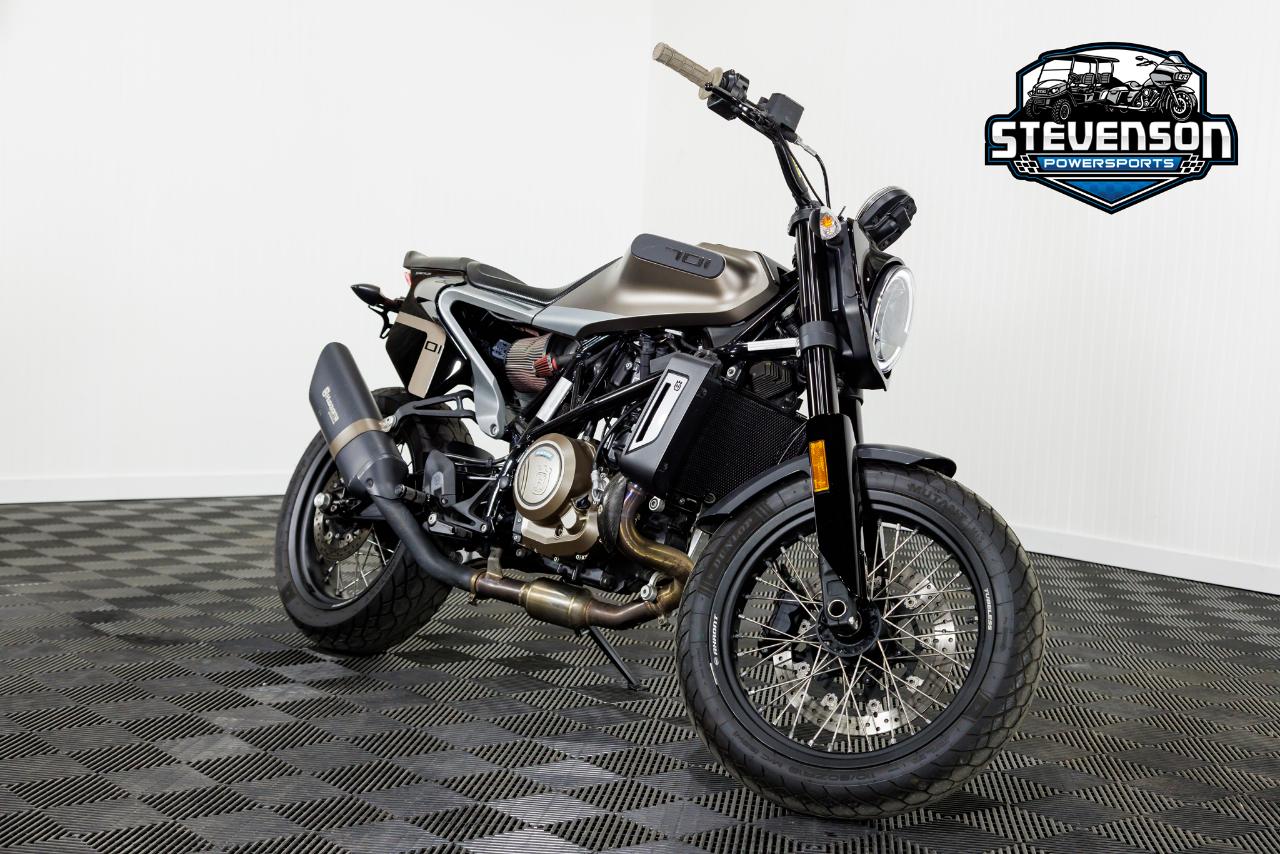 Husqvarna  Svartpilen 701  2020