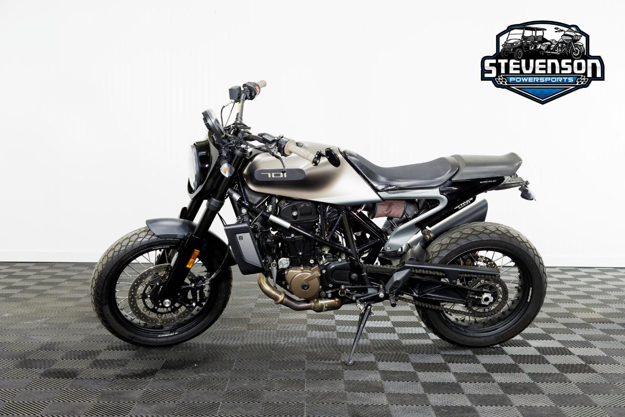 Husqvarna  Svartpilen 701  2020
