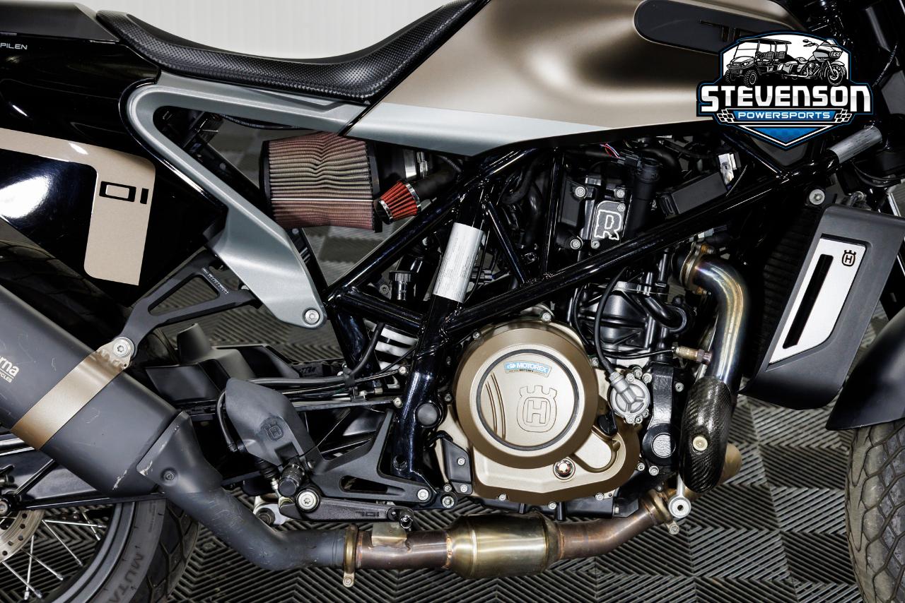 Husqvarna  Svartpilen 701  2020