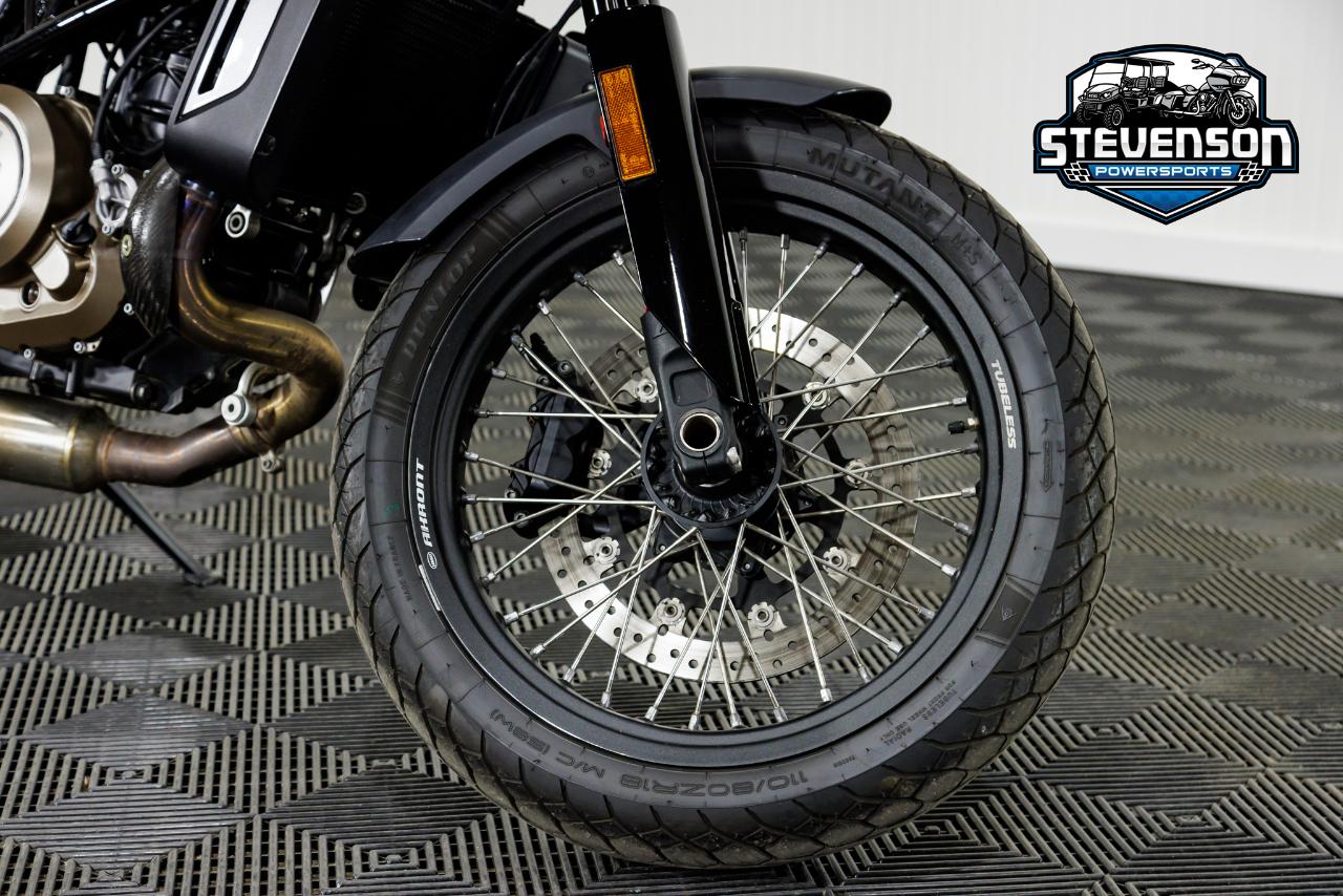 Husqvarna  Svartpilen 701  2020