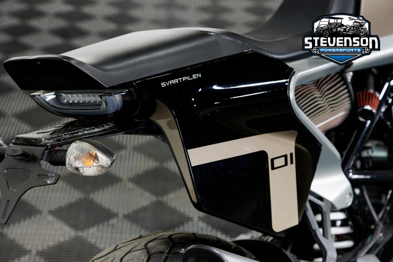 Husqvarna  Svartpilen 701  2020