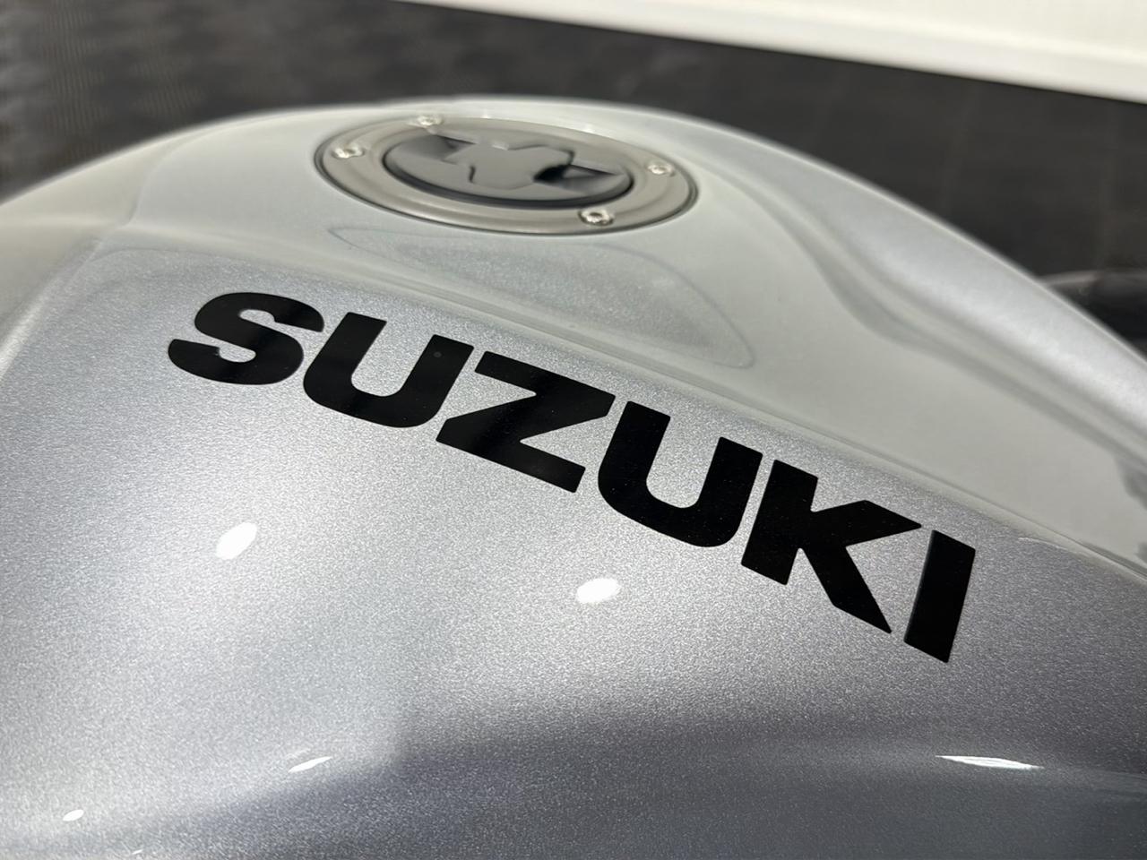 Suzuki GSX1300R  2025