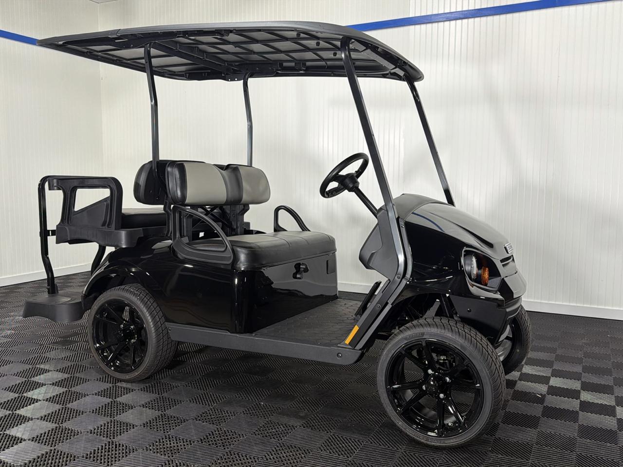 EZGO Express 4 Commuter 13.5 Gas  2025