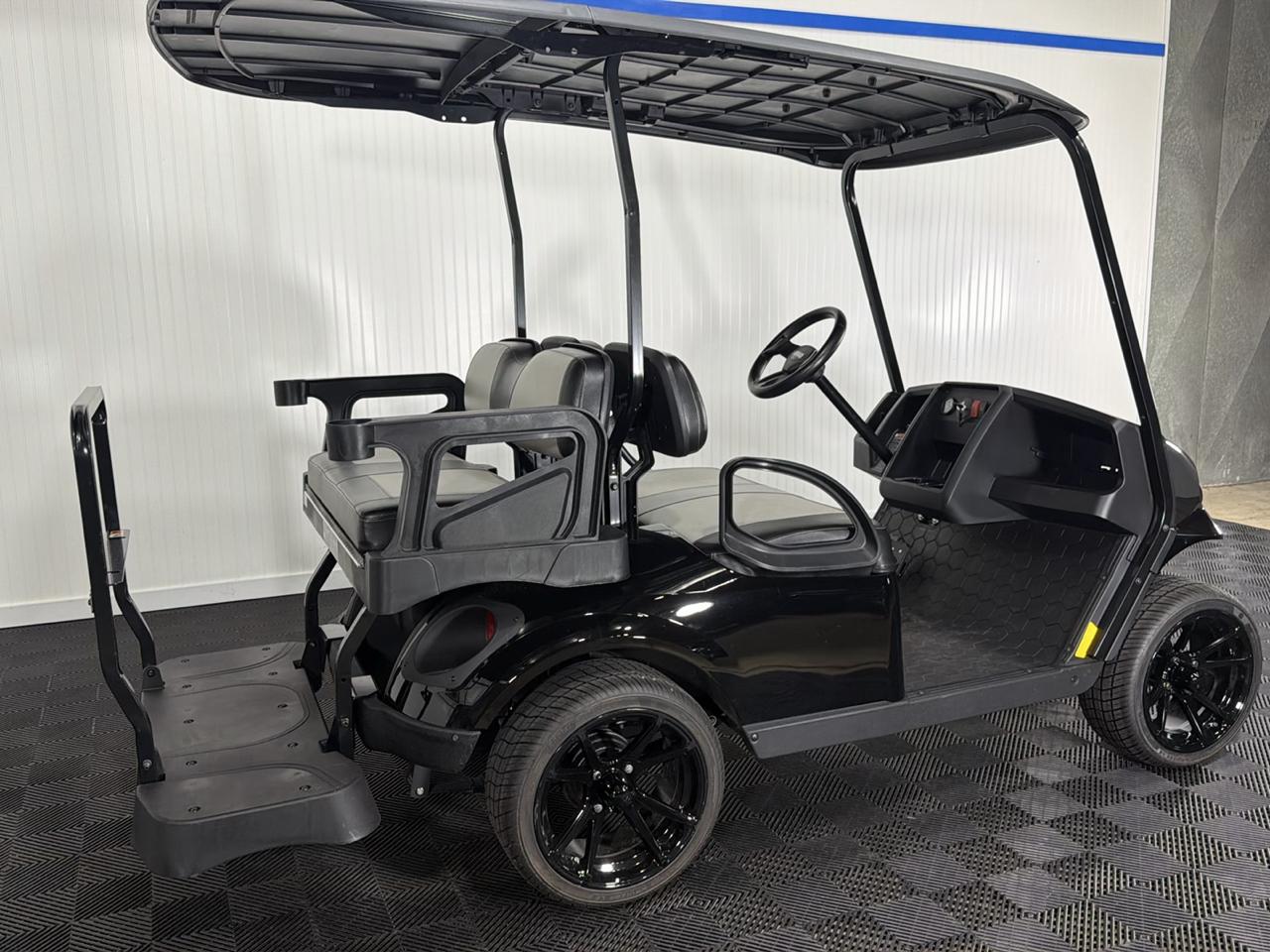 EZGO Express 4 Commuter 13.5 Gas  2025