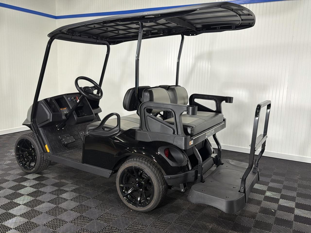 EZGO Express 4 Commuter 13.5 Gas  2025