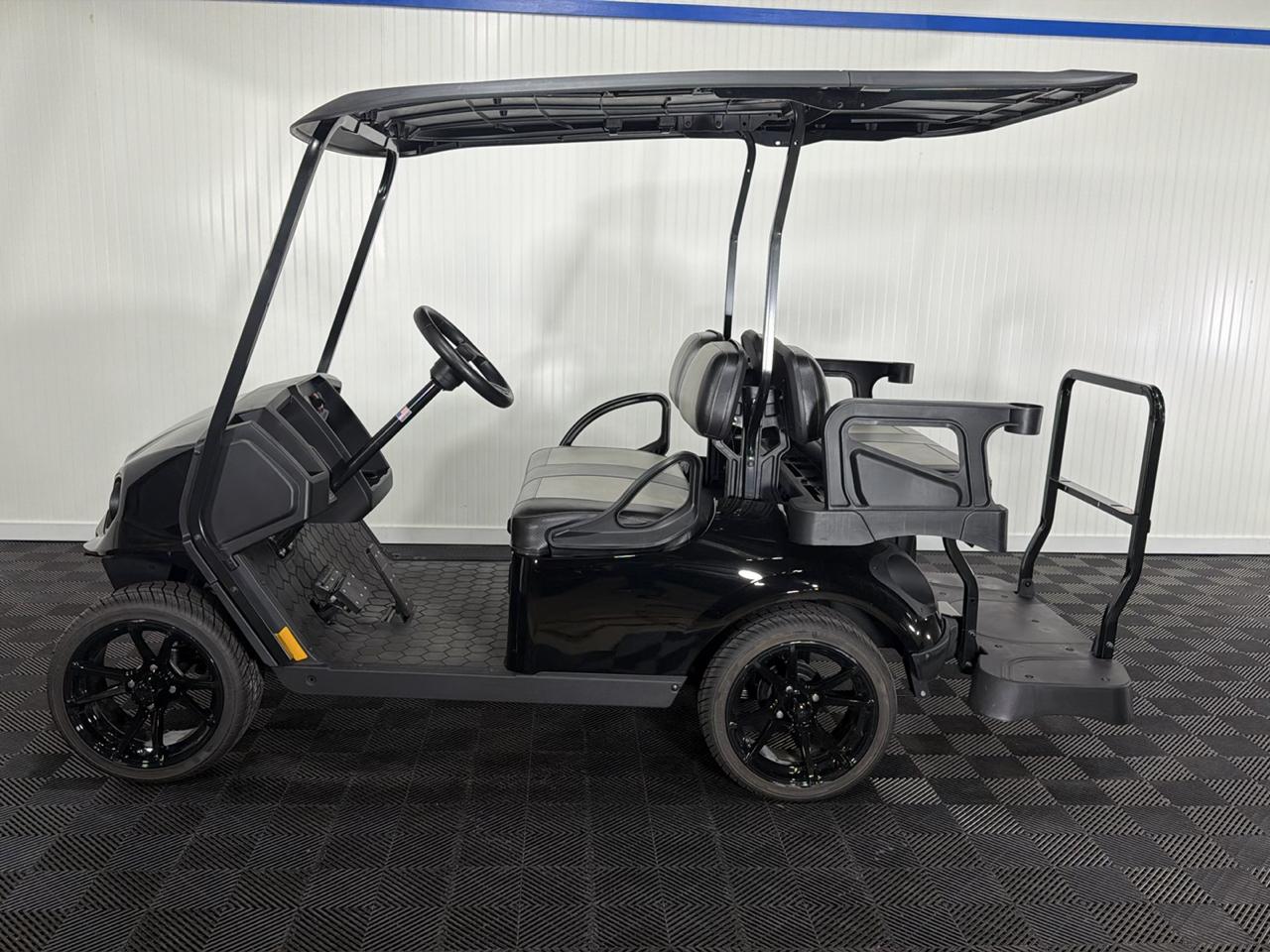 EZGO Express 4 Commuter 13.5 Gas  2025