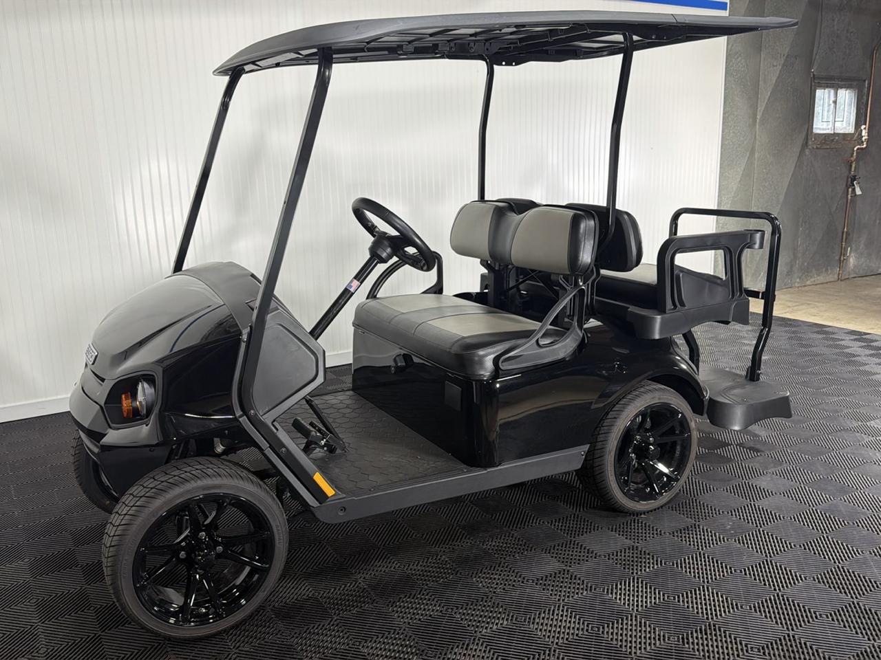 EZGO Express 4 Commuter 13.5 Gas  2025