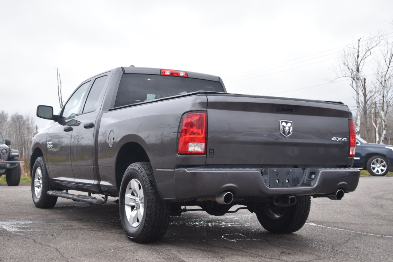 RAM 1500 Express 4x4 Quad Cab 6'4" Box 2017