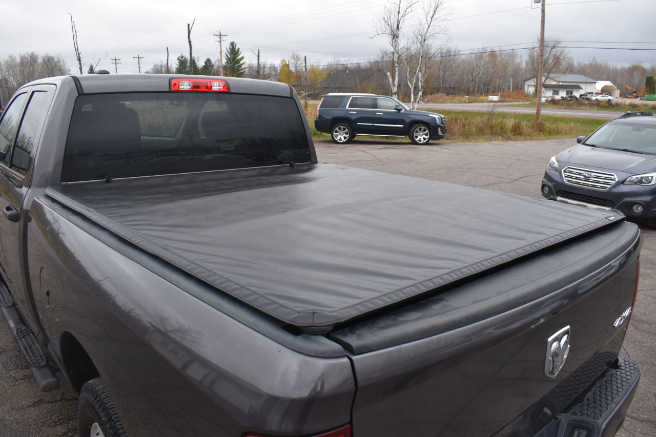 RAM 1500 Express 4x4 Quad Cab 6'4" Box 2017