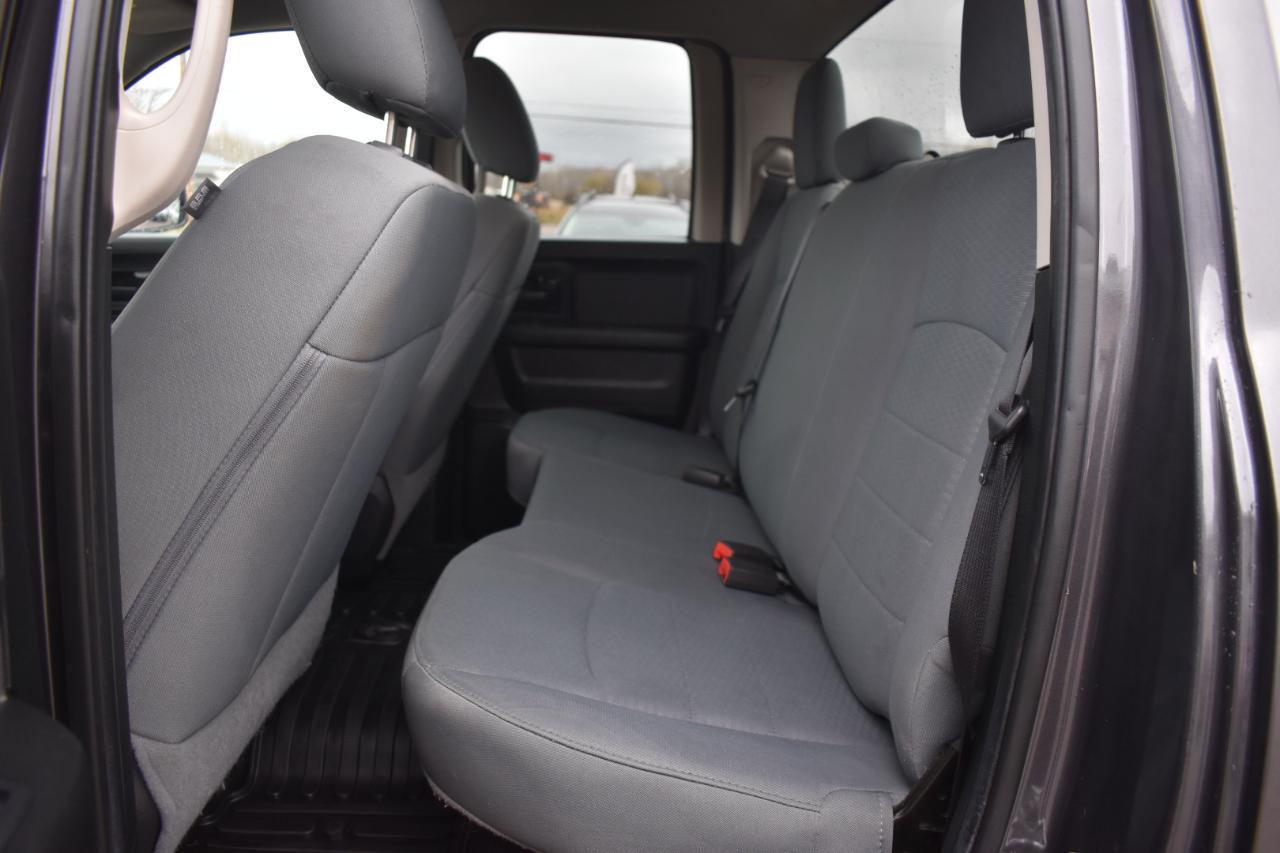 RAM 1500 Express 4x4 Quad Cab 6'4" Box 2017