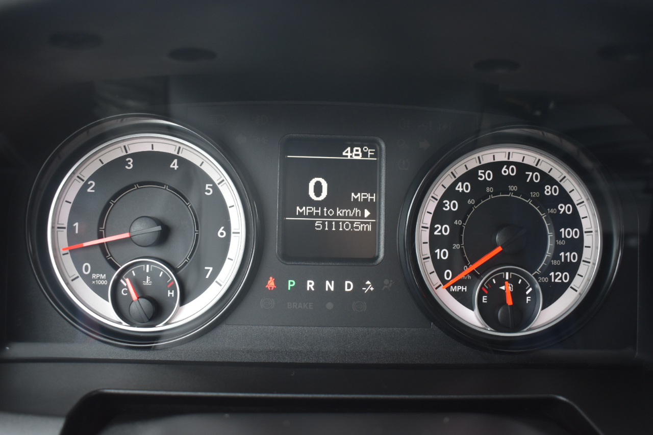 RAM 1500 Express 4x4 Quad Cab 6'4" Box 2017