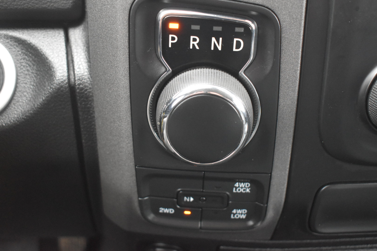 RAM 1500 Express 4x4 Quad Cab 6'4" Box 2017