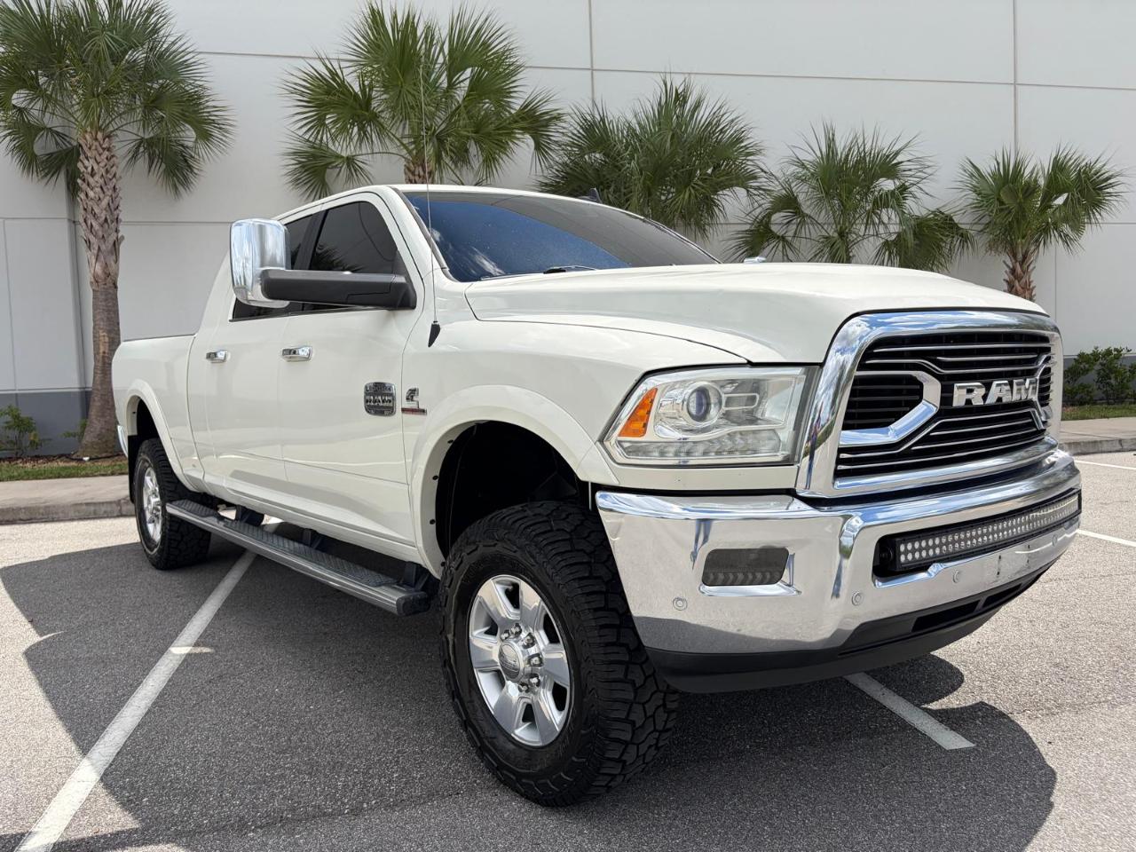 RAM 2500 Laramie Longhorn Mega Cab 4WD 2018