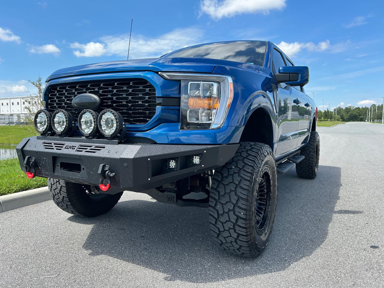 2022 Ford F-150 Lariat 4WD SuperCrew 5.5' Box